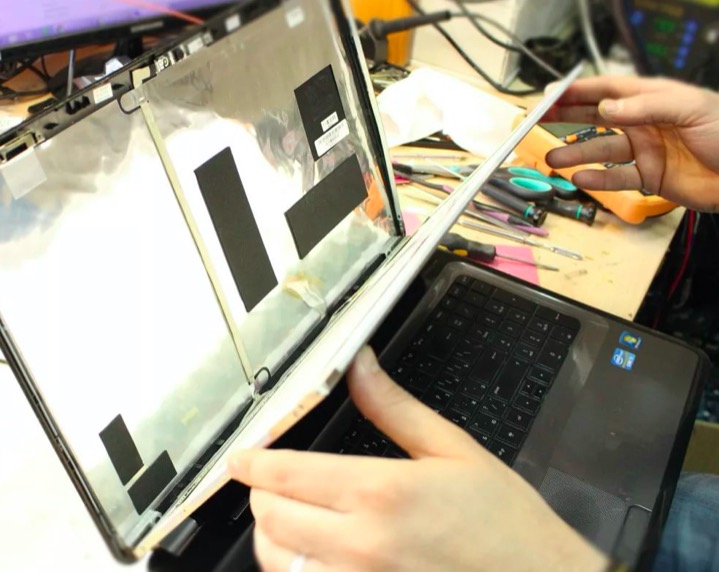 замена матрицы на ноутбуке в Лотошино