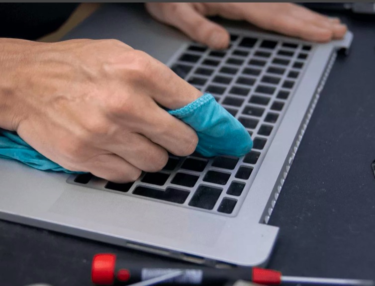 Ремонт ноутбука после залития в Лотошино